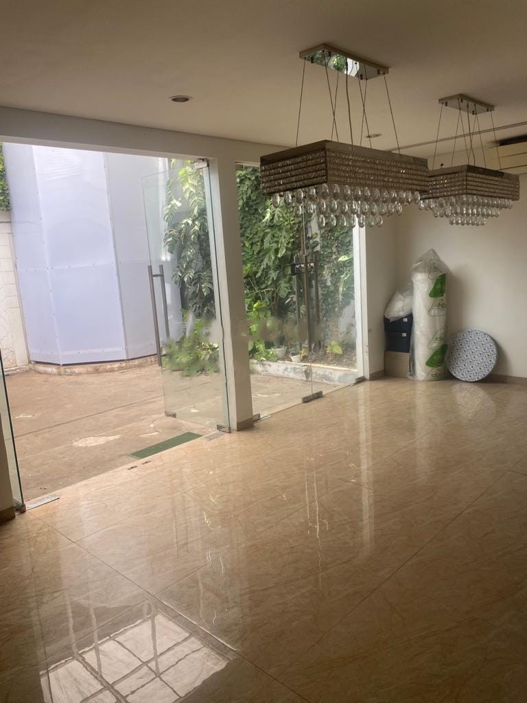 Rumah Menteng, Jl. Suwiryo No. 11 thumbnail 4