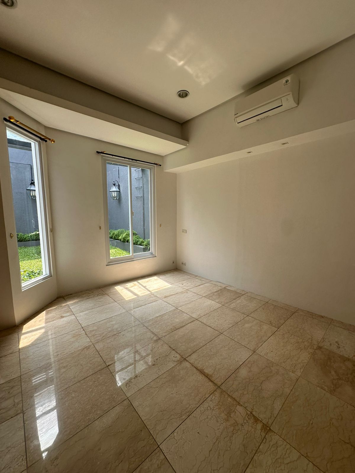 Rumah Disewakan Pondok Indah thumbnail 20