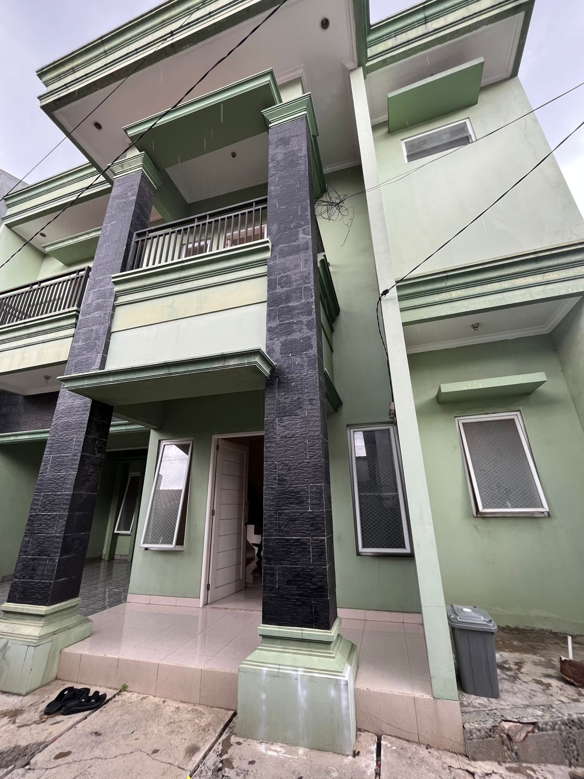 Rumah 2 Lantai Duren Sawit foto 1
