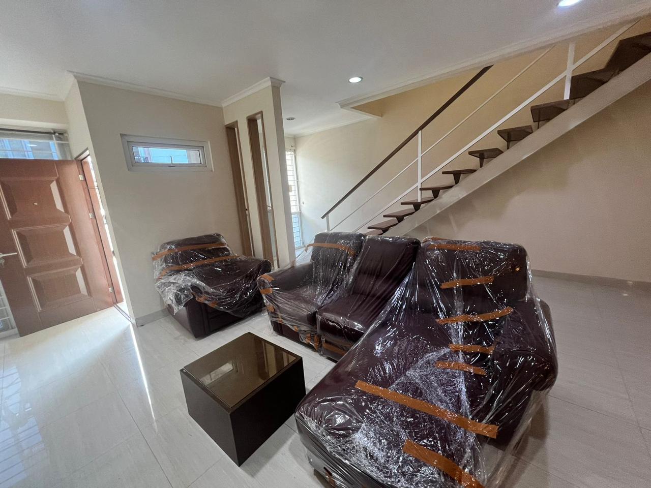 Rumah Perumahan Greencourt foto 1