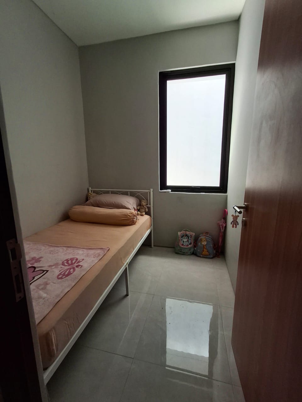 Rumah Z Living Lake Garden EF 28 12 Grand Wisata thumbnail 9